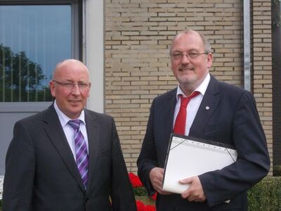 Bürgermeister Michael Schweiß und Ernst-Wilhelm Rahe ( MdL)