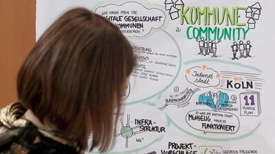Anna-Lena Schiller dokumentiert das netzpolitische Barcamp als Illustration. (Bild: André Krüger) 